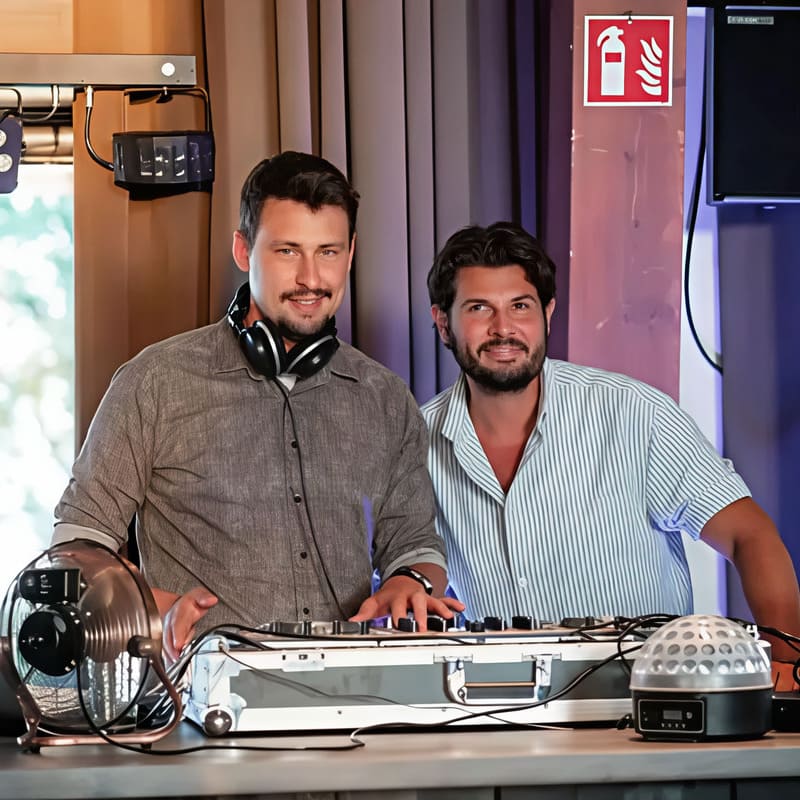 Die DeejayWG | Deine premium Wedding & Event DJs